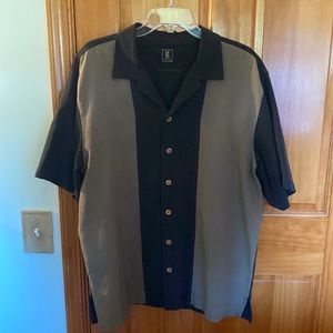Vintage Gear for Sports causal button down. In great shape. 55% Silk 44% Cotton.